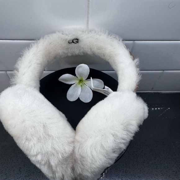 UGG Chestnut Sheepskin Embroidered Earmuffs - Picture 12 of 14